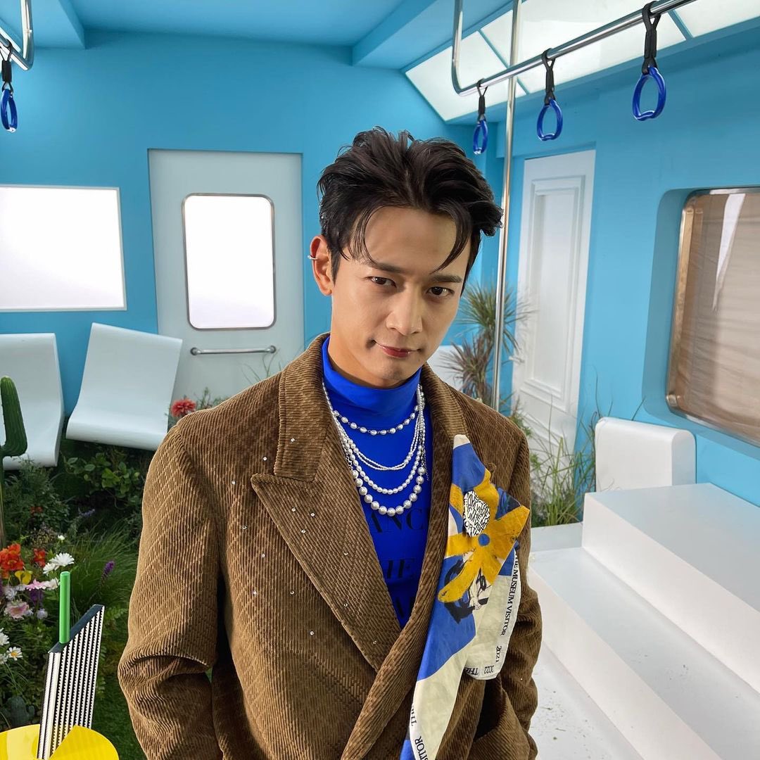 arabchoiminho's tweet photo. 211230 || 
تحديث مينهو على الانستقرام 

.SM CU
.SHINee

https://t.co/L2QhTe2isn

#MINHO #SHINee #민호 https://t.co/4b8pECyDjv