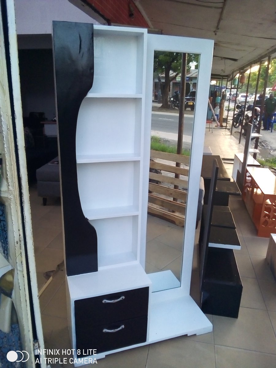 Deoxz's tweet photo. Kioo ndani ni muhimu sana hasa ukipata dressing table ya kujiangalia full juu mpaka chini! Unasubilia Nini weka oda Yako ujipatie Yako mapema na Kwa rangi unayohitaji,

Bei:300k

📍 Location: Tabata Baracuda

☎️ Call: 0656177195

 WhatsApp:  https://t.co/D7aLyf3v3p 

Karibu sana. https://t.co/SYcEk4mqip