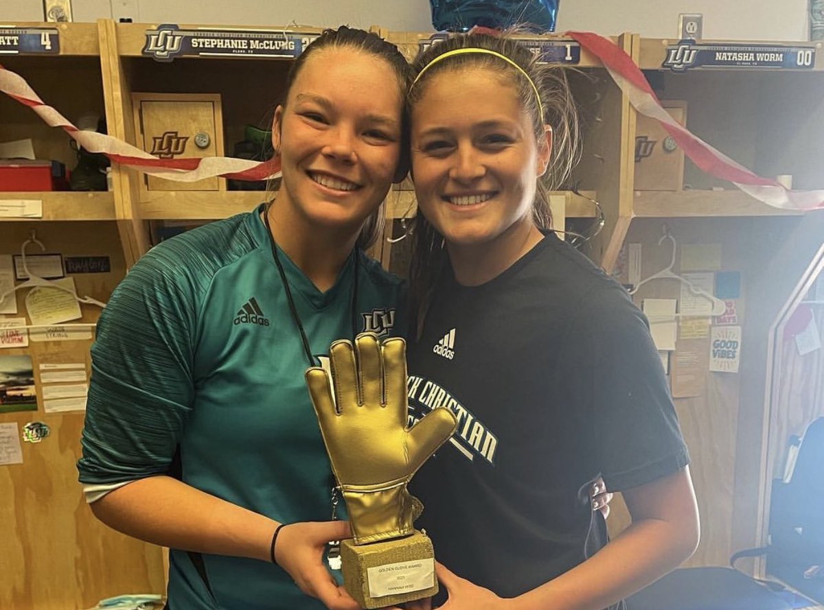 hannah_wise16's tweet photo. Great senior day! https://t.co/tb9MNZACmr
