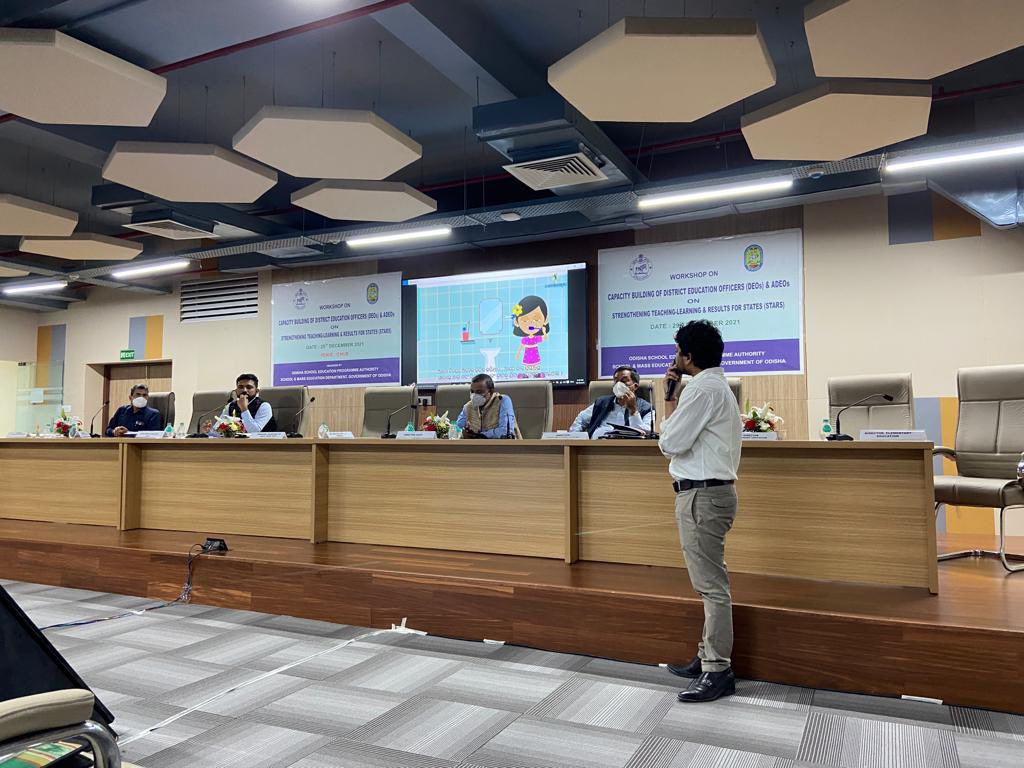 startup_odisha's tweet photo. Development Commisoner, Addl Chief Secy Shri @PradeepJenaIAS and Pr Secy, MSME &amp; Chairman Startup Odisha  Shri @satyabrata1967 interacted with Edutech Startups &amp; Startups showcased their products/services to the senior officials of @SMEOdisha on 29th Dec 2021. https://t.co/rYD2ZzvSIy