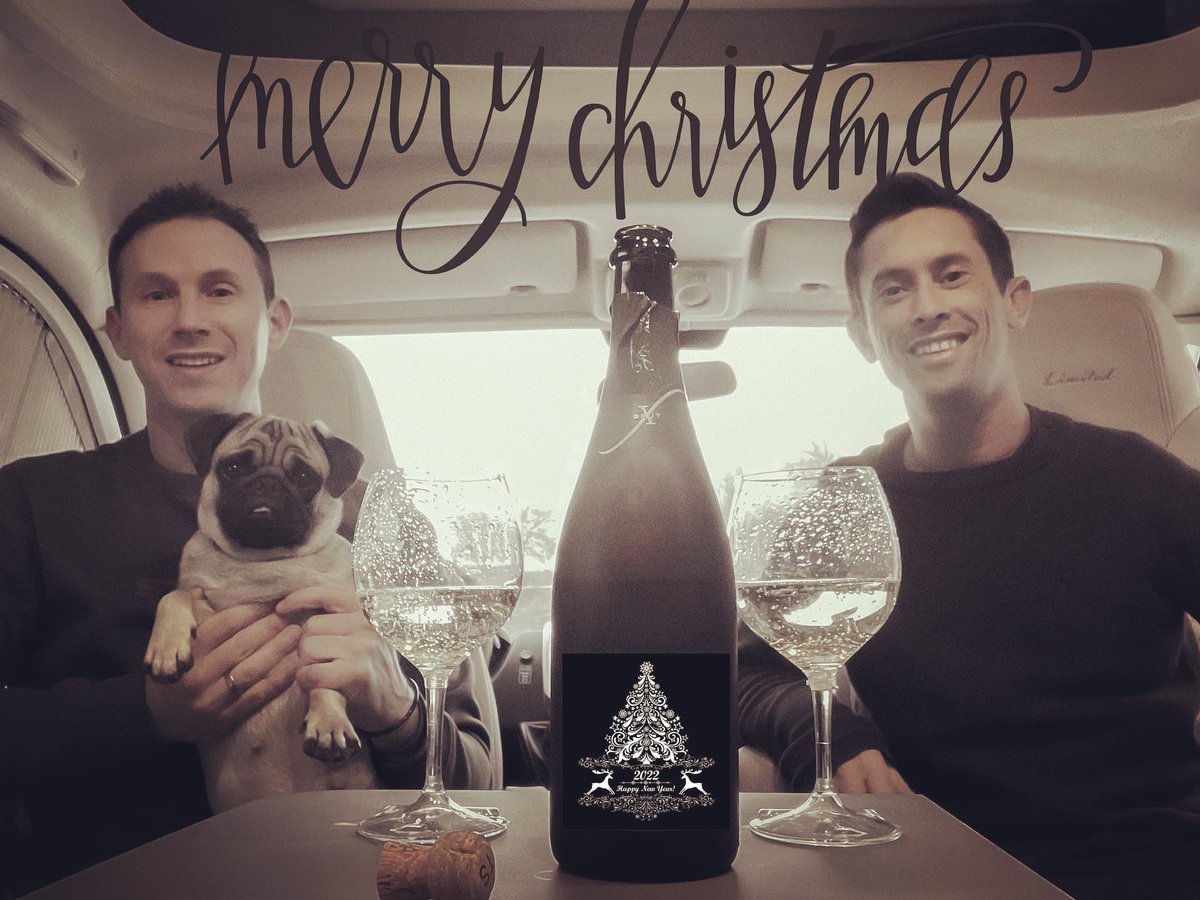 We wensen jullie een gelukkig en gezond 2022!
Aron &amp; Dave #2022