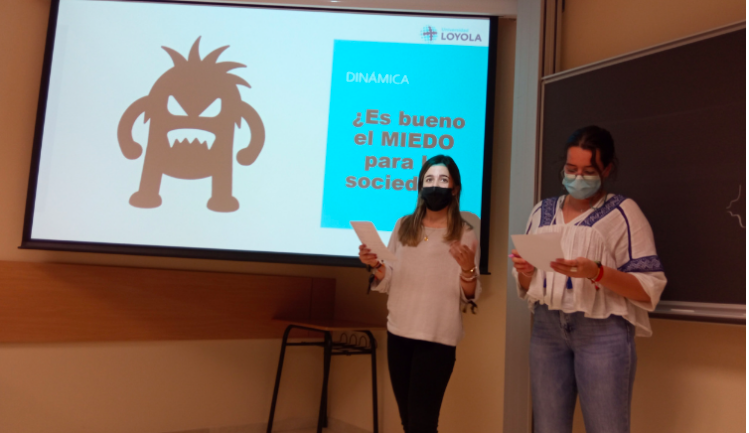 LoyolaAnd's tweet photo. El Club de Debate de la Universidad Loyola, uno de los clubs universitarios con una trayectoria mayor en Andalucía https://t.co/B4Od6bYMfT @LoyolaCultura @LoyolaCD https://t.co/Hm3YnA1DpR