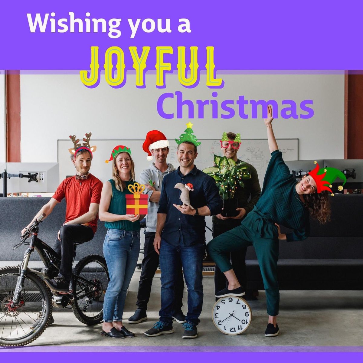 Merry Christmas from us here at SquareKicker. We hope you all have a wonderful break. It's summer time here for us so that means, road trips, beach swims with the kids and BBQs with family. Thank you for being a part of our 2021.
#squarespace #webdesign #nocode