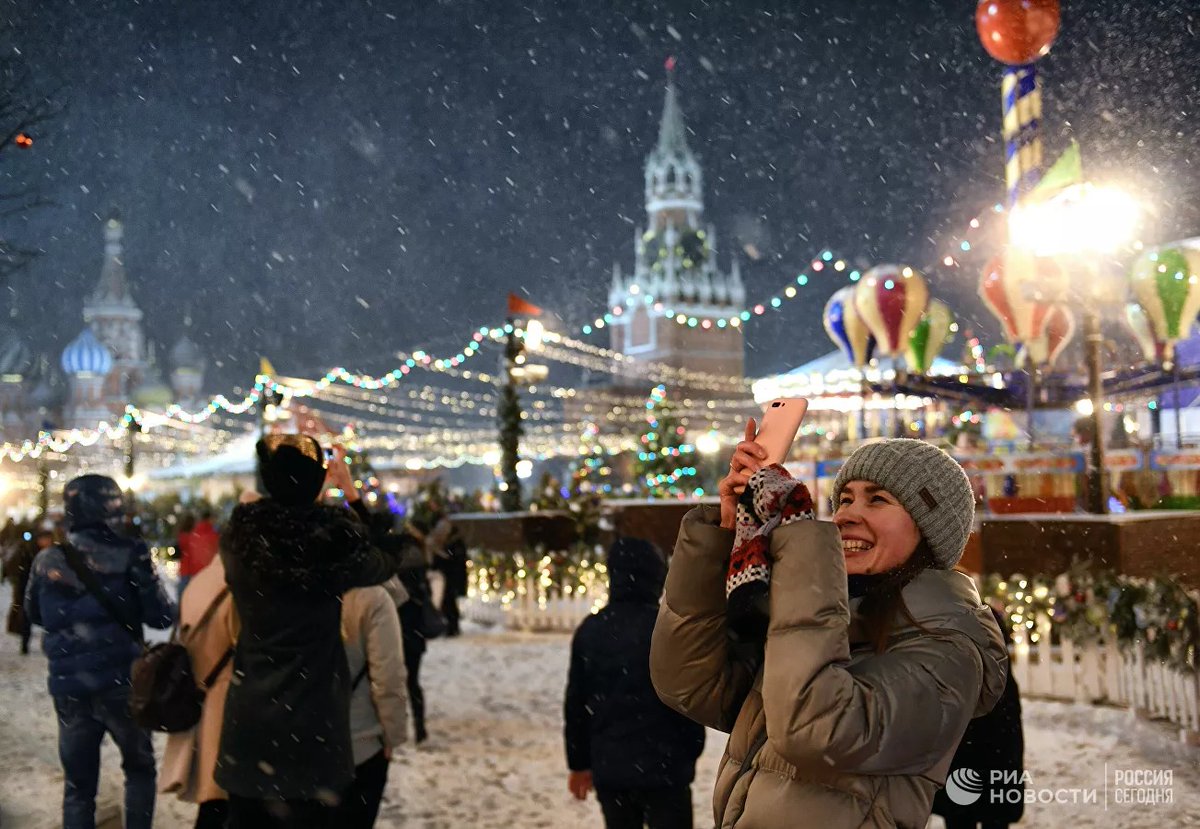 30 декабря 2019 г. Новый год в Москве. Красная площадь новый год. Новогодние гуляния на красной площади. Зима в Москве.