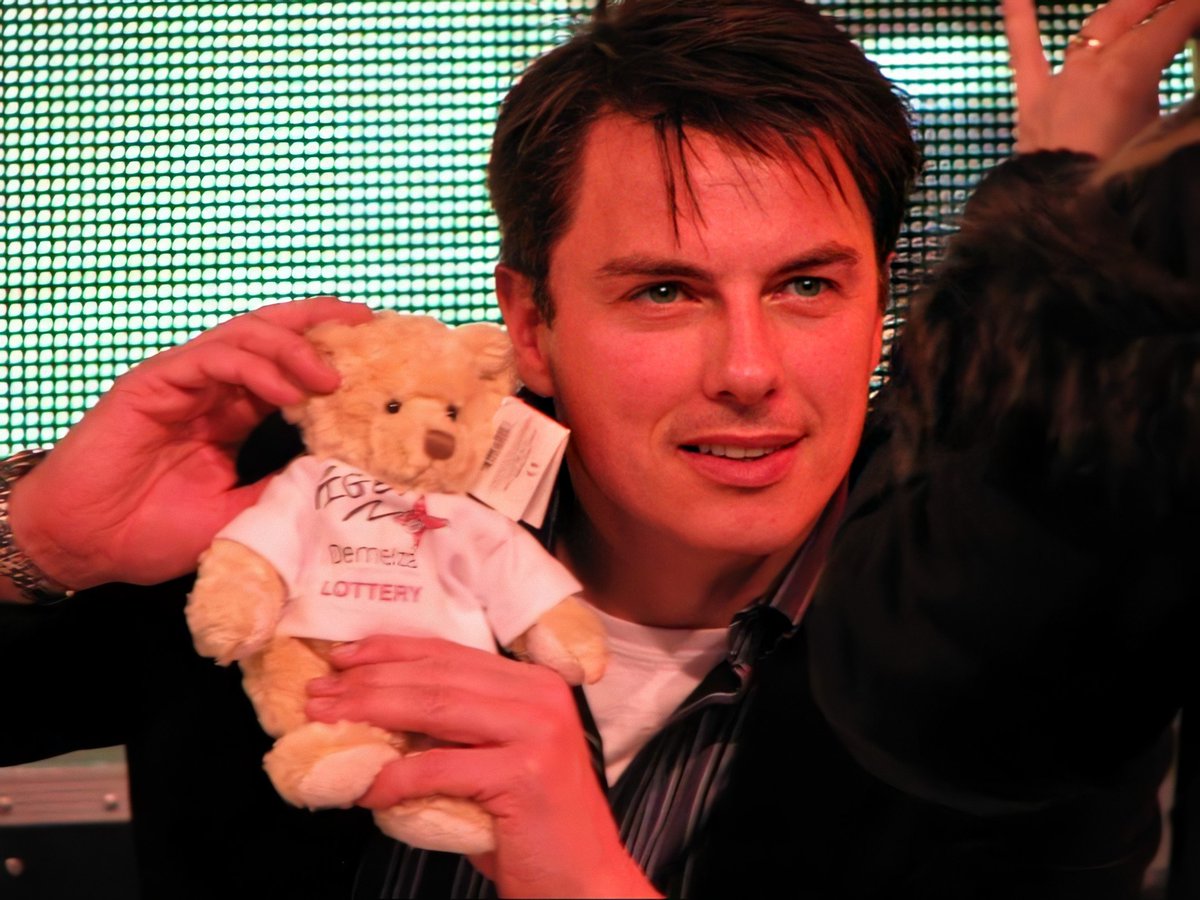 tizzyd2's tweet image. Good morning and have a nice day everyone 😊 
#WeStandWithJohnBarrowman 💙