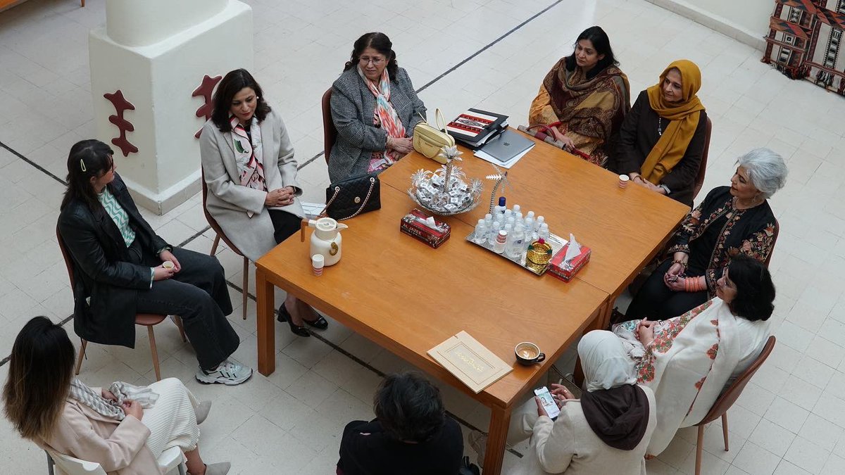 AmbreenMustafa5's tweet photo. Thank you @SaduHouse for arranging an informative tour. Grateful to Sheikha Bibi Al Sabah and her team for briefing about the history of Kuwait’s rich tradition of Bedouin weaving and textile. https://t.co/5vZOBN6Q2t