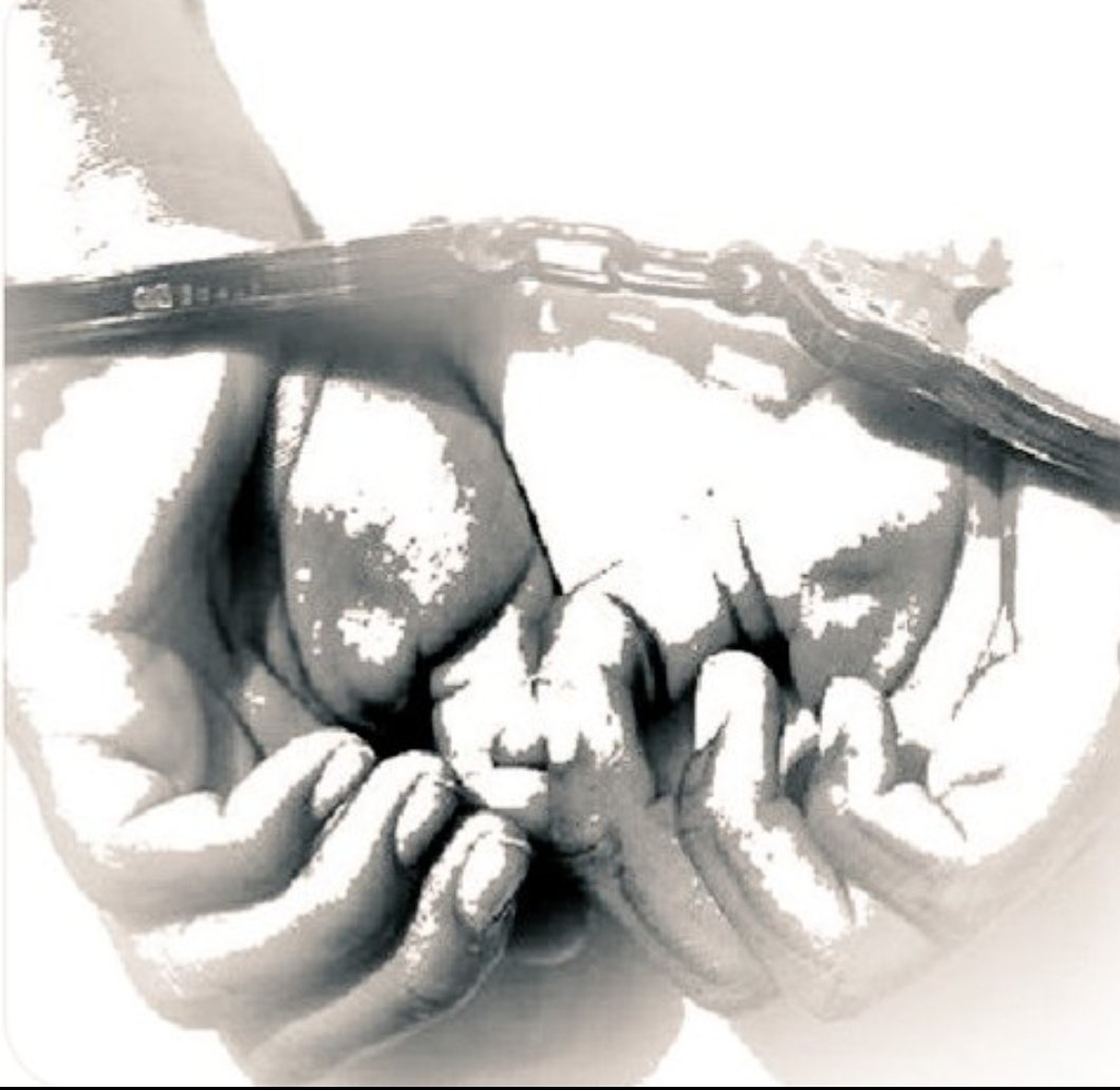 JoburgMPD's tweet photo. Illegal #GunOffTheStreets of Joburg is lives saved.
#JMPD #RegionF1 officers arrested a male suspect for possession on an unlicensed firearm at Albertina Sisulu & Renown street in Kensington.
Lawlessness will not be tolerated!!!
#SaferJoburg #JoburgWorks #JoburgRoadSafety https://t.co/UMWD8ZCWlW