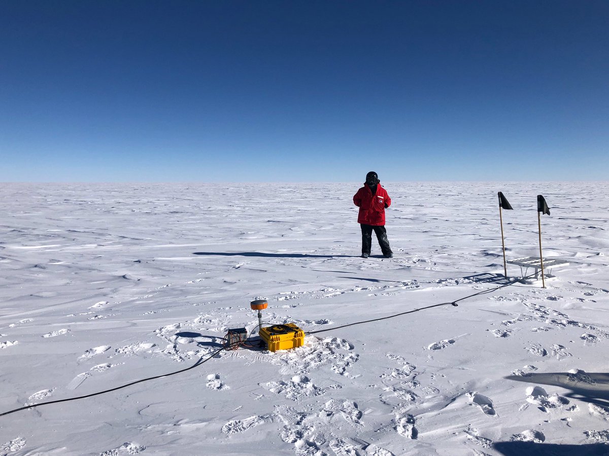 SciSchreibs's tweet image. Running an ApRES (radar) out at Hercules Dome, #Antarctica on behalf of @b_h_hills, Knut Christianson, @ericsteig, and others of @UW_ESS to help choose where to drill an ice core! Thanks to @UNAVCO for lending me out :)