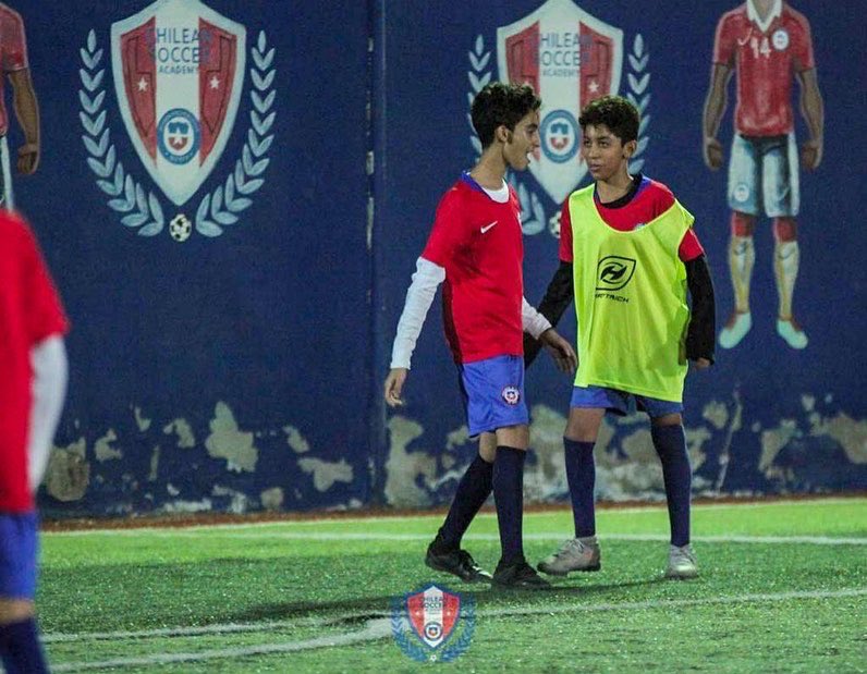 ChileanAcademe's tweet photo. 🇸🇦⚽️🇨🇱 

للاشتراك : 

0533111800 

سجل واستمتع والتطوير مسؤوليتنا 

#الاكاديمية_التشيلية 
#chilean_soccer_academy https://t.co/Ec4BcGdRyP