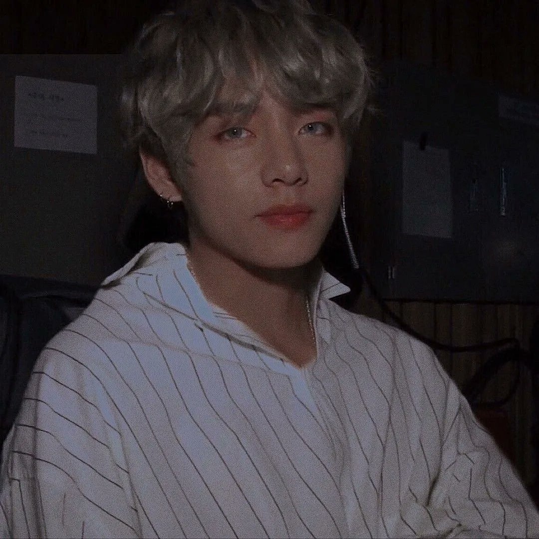 Triggered_fam's tweet photo. Happy Birthday Taeeeee 🥳🎂🍫💜✨✨🎉

#HappyBirthdayTaehyung #Happy_TY_Day https://t.co/qUsLROhWY6