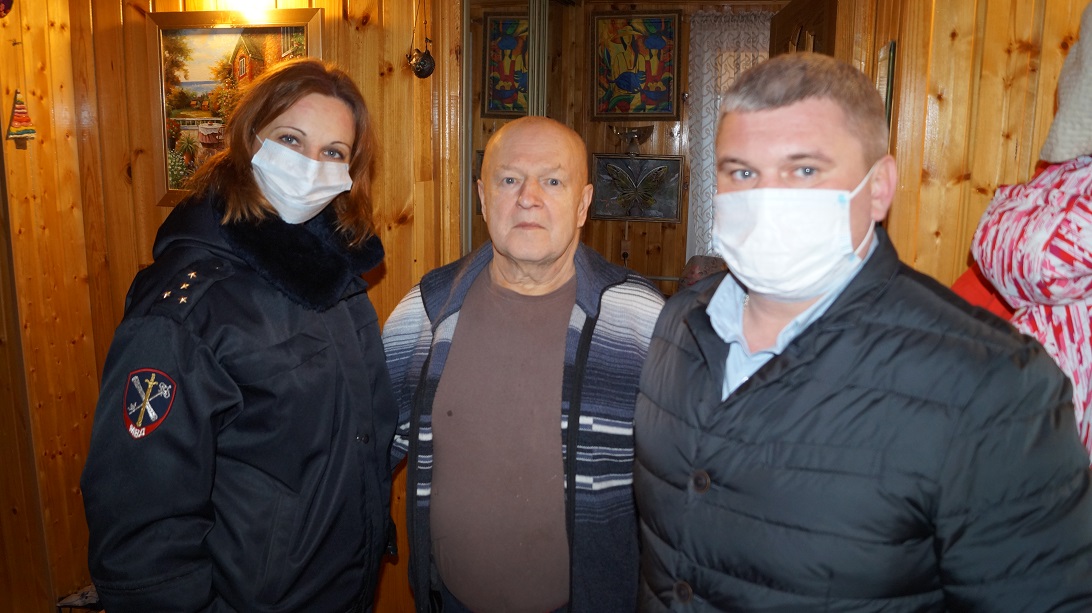 Сотрудники МО МВД России «Павлово-Посадский» встретились с женами и матерями сотрудников органов внутренних дел, погибших при исполнении служебных обязанностей, чтобы поздравить с наступающим Новым годом и Рождеством.
pavpos.ru
#ПавловскийПосад #нашеПодмосковье