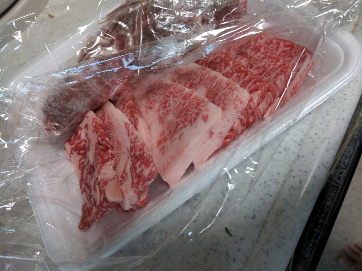 Jacklin_ASMR's tweet photo. 今年も1人で焼肉だ…… https://t.co/aetS7W4uJw