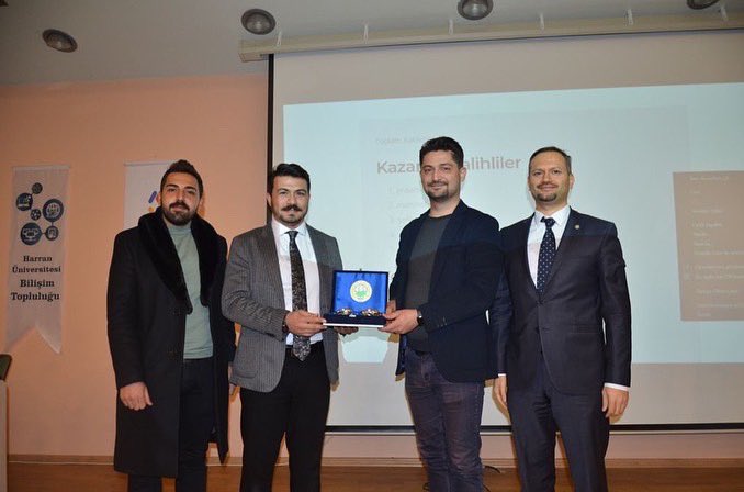 TOBBUrfaGGK's tweet photo. Şanlıurfa GGK olarak @emrahkozan beyefendinin katılımıyla Harran Üniversitesinde organize ettiğimiz Design Thinking workshop etkinliğimizden güzel kareler #herşeygençleriçin #workshop @ibrahimhyilmaz @RHisarciklioglu @TOBBiletisim @sanliurfatso @GDGUrfa @HarranBilisimT @hrumedya https://t.co/nHplVkV1eQ