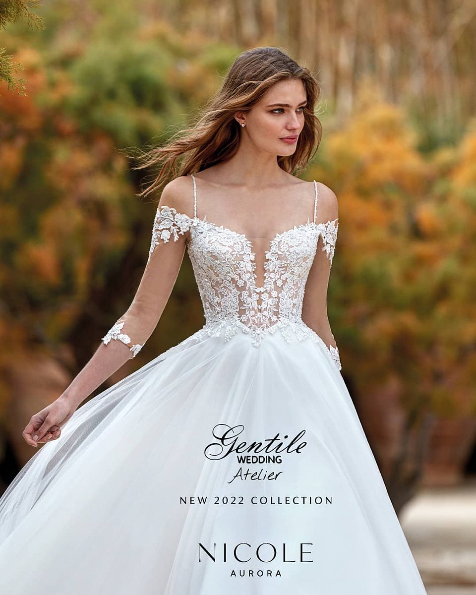 GentileWedding's tweet photo. Abito da sposa 👰 in stile #principessa 👑 con voluminosa gonna in #tulle e corpetto con eleganti #fiori 💮 in #pizzo. 
🌟 https://t.co/f7niiZSpbu 🌟
#altamoda #sposa 
#Monopoli
#abitodasposa
#nicoleaurora
#nicolemilano
#nicolemilano2022
#collezionesposa2022
#weddingdress
#bride https://t.co/oYdnb25VBp