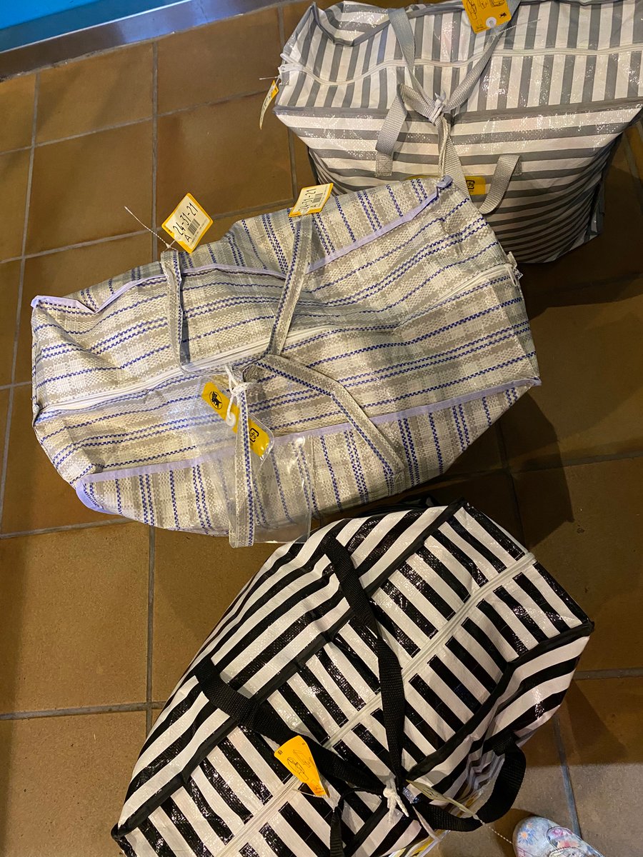 今年最後の特大平和づるがミネラルスタジオに届いておった！一つの袋の中身ちらっとみたらなんと7千羽以上も入っとる😭来年新年1発目のyoutubeにてご紹介します👍愛知いるチーム平和づるのみんなありがとう！！それまでこつこつとメティも折っていきまーす！！
今年もみんなありがとう😊