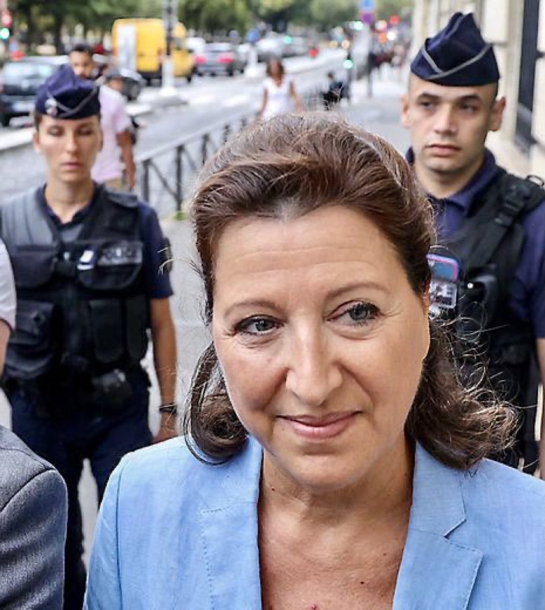 EnModeMacaron's tweet image. L’ex-ministre de la Santé Agnès Buzyn est mise en examen depuis septembre pour « mise en danger de la vie d'autrui »!

RT si tu approuves cette décision!