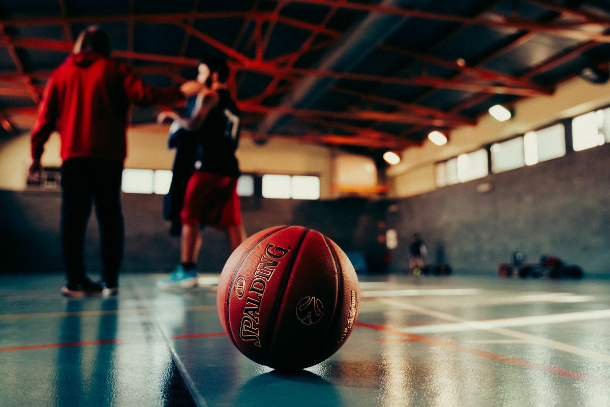 OfflimitsCamps's tweet photo. What are your plans for today? We have no doubts: make the most of the 4th day of the USA Basket Camp Xmas Edition. There is still a lot to learn! π βΉπ»ββοΈ βΉοΈ#offlimitscamps #offlimits #campuslife #sportcamp #sportcamps #sportcampus #learnenglish #learnenglishabroad https://t.co/7p7DR8jRIz