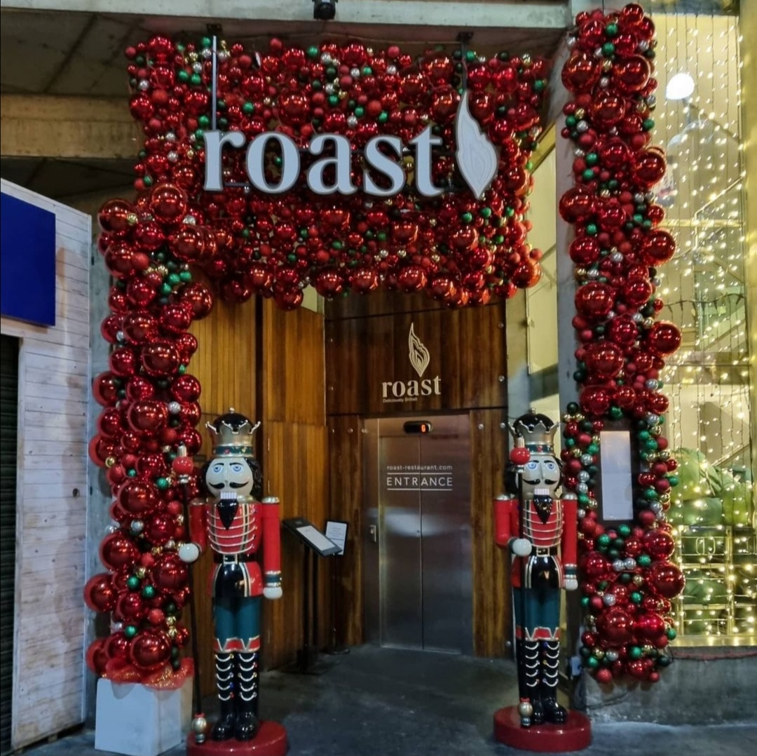 It's almost time to say goodbye to our Christmas companions from the entrance of ROAST. We hope you managed to catch them in person! 
📸 @mrssmithrox2