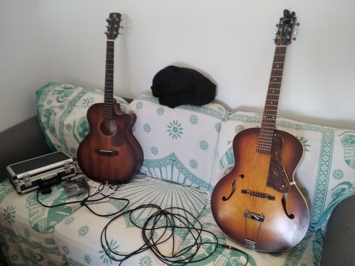InnFlying's tweet photo. Seguimos trabajando canciones nuevas. Poe, Stevenson, Yeats, Chesterton (por supuesto)... https://t.co/lFAzYuf88p