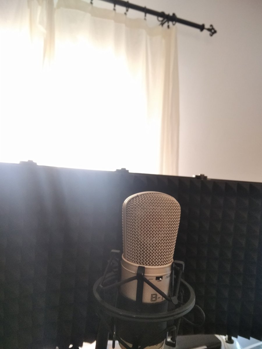 InnFlying's tweet photo. Seguimos trabajando canciones nuevas. Poe, Stevenson, Yeats, Chesterton (por supuesto)... https://t.co/lFAzYuf88p
