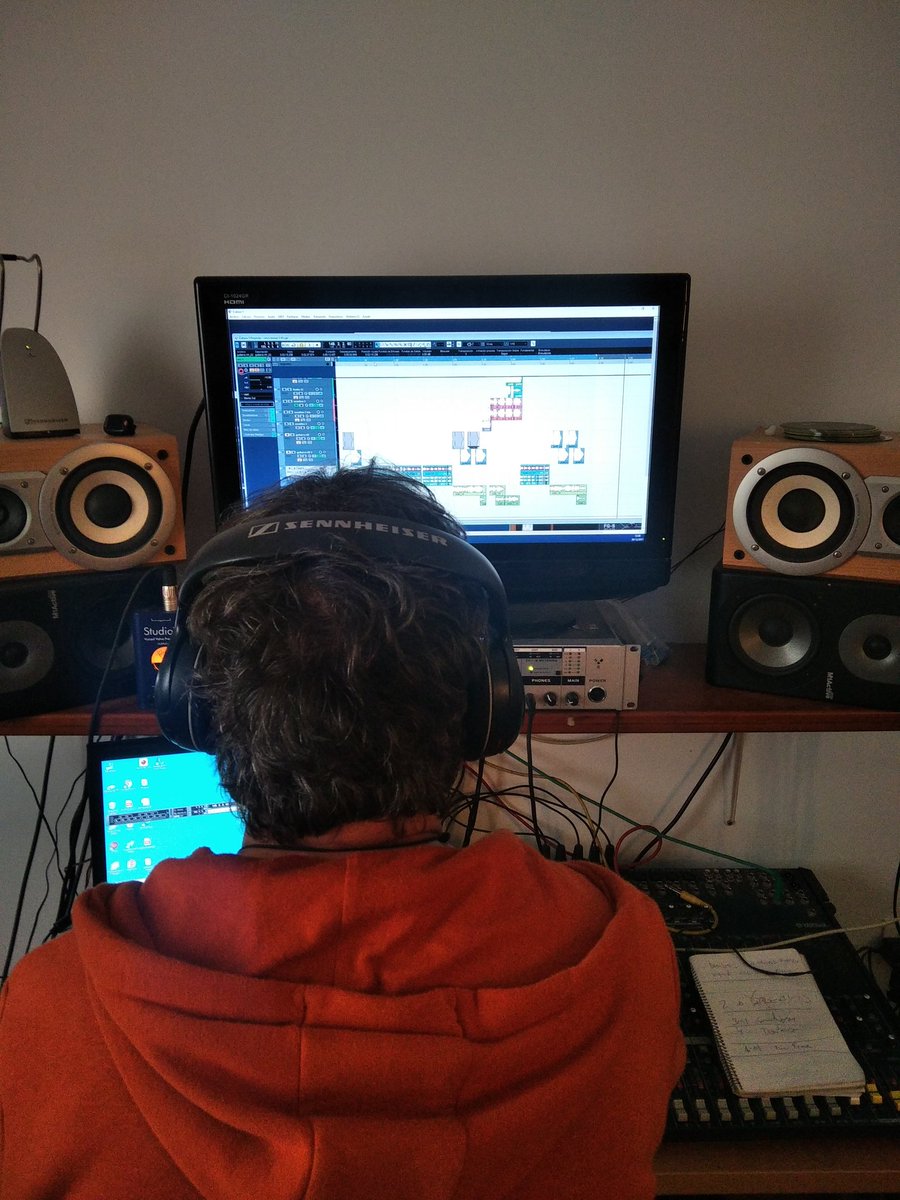 InnFlying's tweet photo. Seguimos trabajando canciones nuevas. Poe, Stevenson, Yeats, Chesterton (por supuesto)... https://t.co/lFAzYuf88p