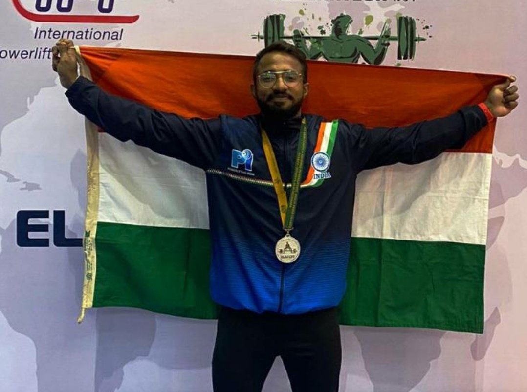 CMMadhyaPradesh's tweet photo. तुर्की के इस्तानबुल में आयोजित एशियन जूनियर #PowerliftingChampionship में आष्टा के बेटे श्री हैदर शाह ने 74 किग्रा वर्ग में रजत पदक व मुरैना की बेटी सुश्री ईशा सिंह ने 84 किग्रा वर्ग में चार रजत पदक जीत इतिहास रचा है। राष्ट्र को गौरवान्वित करने वाले बेटा-बेटी को हार्दिक बधाई: CM https://t.co/RVzLp2Vt5U