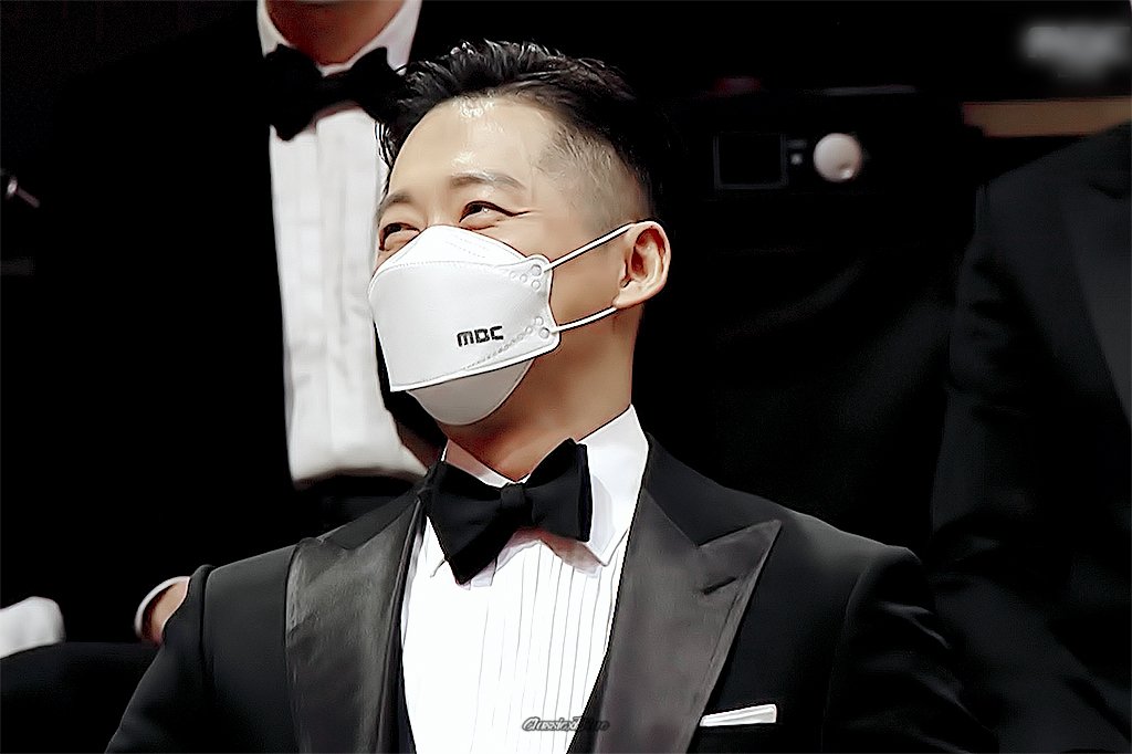 ClassicxBlue's tweet photo. 211230 MBC 연기대상 
#남궁민 https://t.co/BaHC8JaNqR