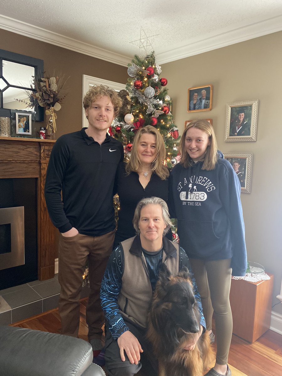 LAHannigan1's tweet photo. Merry Christmas to all !! https://t.co/auObt2q7b6