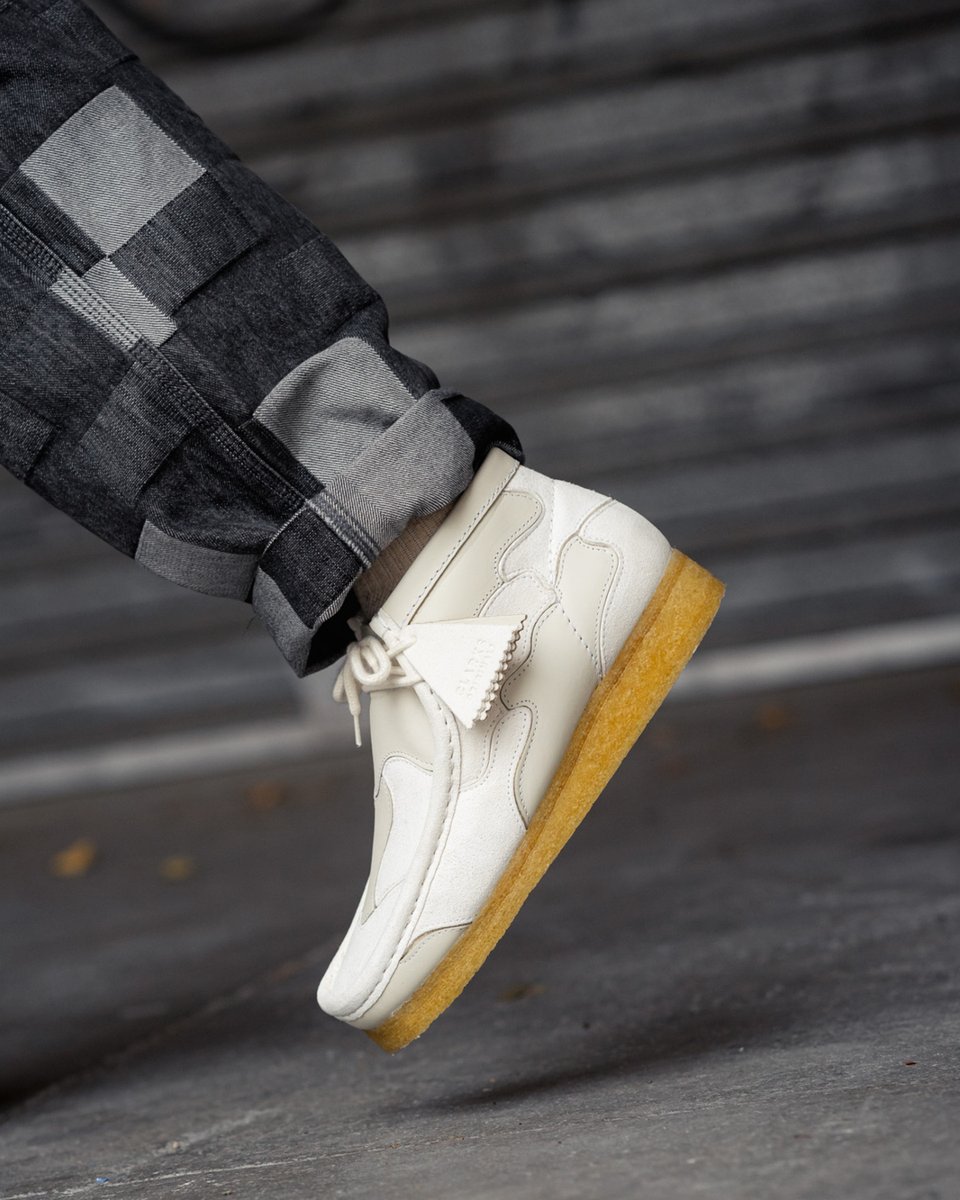 ClarksOriginals's tweet photo. Step into the new year with a minimal waste agenda. The Wallabee Patch, made from surplus materials.
#MinimalWaste #SurplusMaterials #Wallabee #StyleInspo #AllInWhite https://t.co/bnDvEeH1Wz