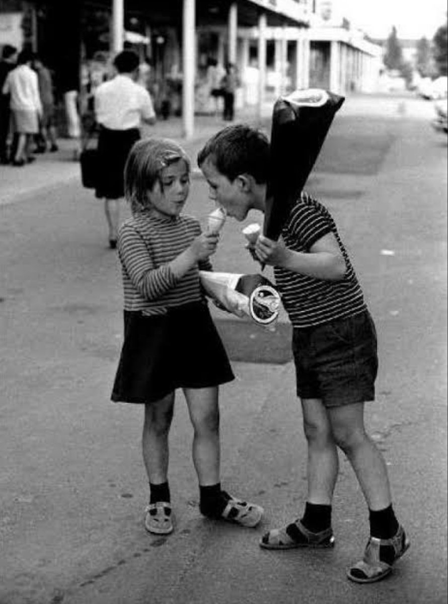 marcatplay's tweet photo. One of my personal influencers and favourite photographers has left us. Vale Sabine Weiss (1924-2021). Recorder of children’s every day lives.

#play #playing #playwork #playhistory #children #socialhistory #photography #sabineweiss https://t.co/MgdeBEZO0c