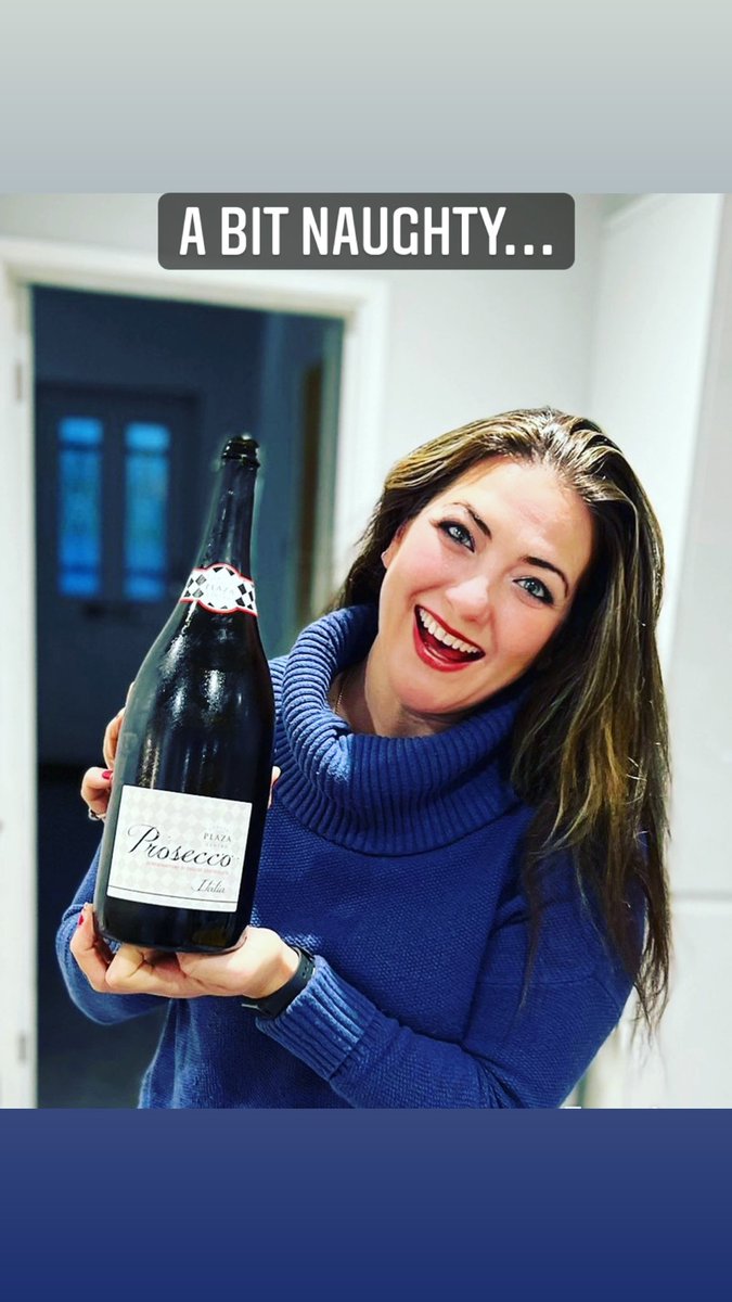Did a quick practice round, New Year’s coming!  🤣🤣🤣 

#prosecco #haha #drinks #friends #new #newyears #newyear #🤷🏻‍♀️ #donttakelifetooseriously #goodvibes #holidayvibes #london #londonlife #kent #practice #healthynextweek #healthynextyear
