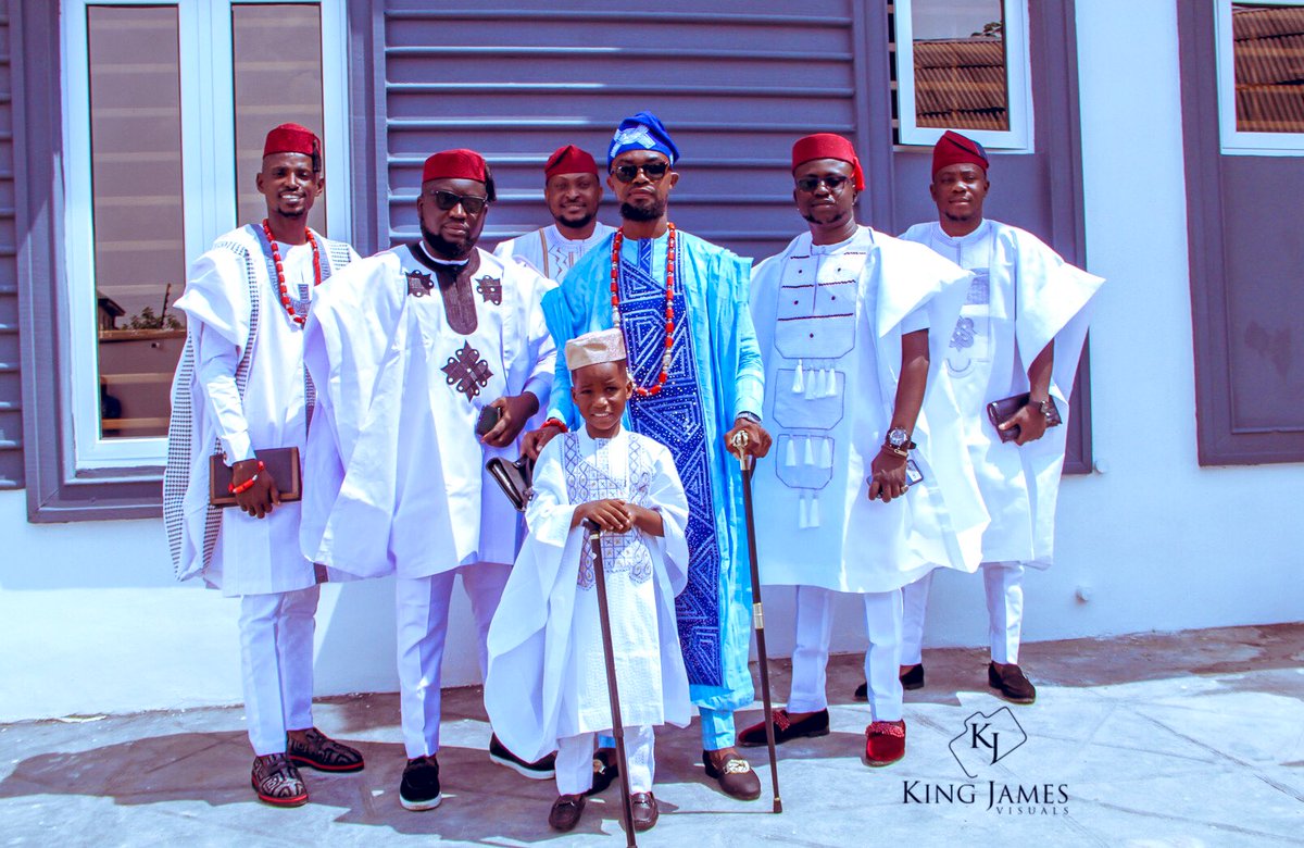 CodedTHEOG's tweet photo. Squad Goals 💯 
Pictures from Adenike&amp;Damilare 
Don’t forget to RT my next client might be on your TL.
 📸 -@CodedTHEOG https://t.co/DnlY1o1y7V
