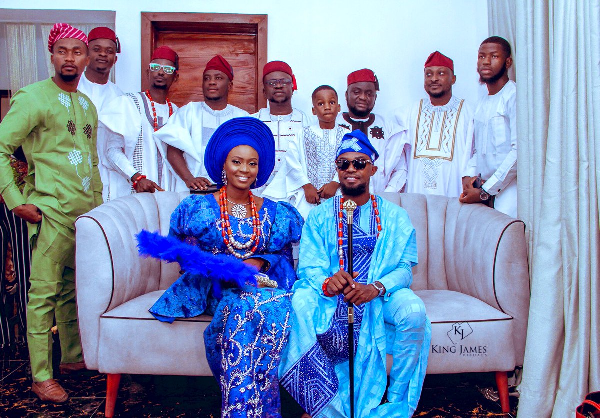 CodedTHEOG's tweet photo. Squad Goals 💯 
Pictures from Adenike&amp;Damilare 
Don’t forget to RT my next client might be on your TL.
 📸 -@CodedTHEOG https://t.co/DnlY1o1y7V