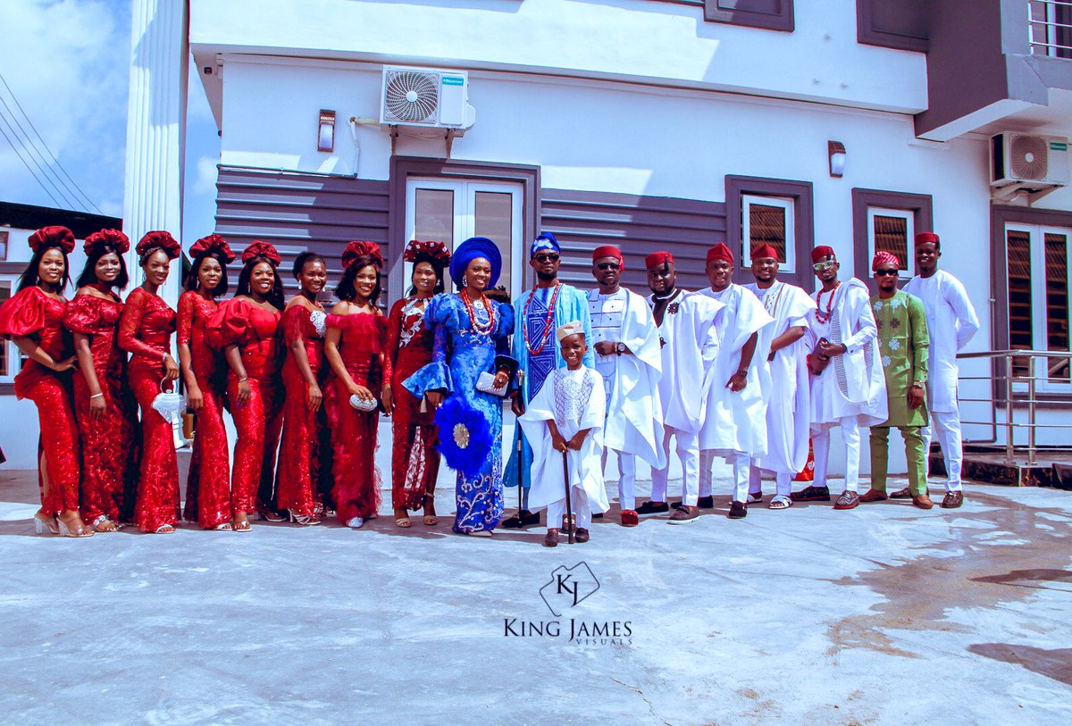 CodedTHEOG's tweet photo. Squad Goals 💯 
Pictures from Adenike&amp;Damilare 
Don’t forget to RT my next client might be on your TL.
 📸 -@CodedTHEOG https://t.co/DnlY1o1y7V