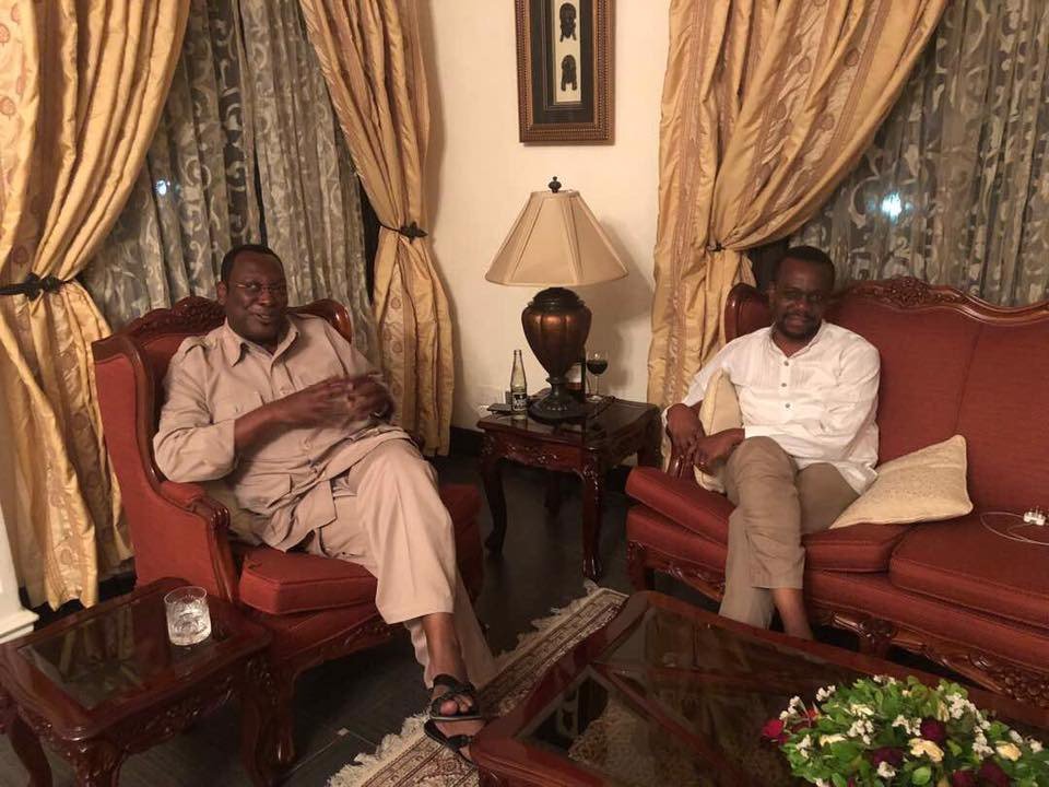 JiniKinyonga's tweet photo. 👉🏿Sheria ya Vyama vya siasa Mahesabu yao kukaguliwa na CAG ni muswada Binafsi wa Zitto.

👉🏿Sheria ya kurejesha Kodi ya ongezeko la Mtaji yaani capital gains gains tax ya Mwaka 2012 ni Sheria iliyotungwa kwa muswada Binafsi wa Zitto 

@IAMartin_ Mbowe kafanya nn bungeni? https://t.co/nXkj5EMjV4