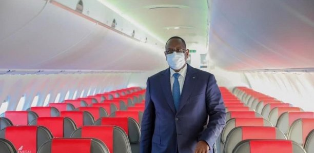 NTerenga's tweet photo. Retards, bagages perdus … : @Macky_Sall fouette l’ardeur du DG d’@FlyAirSenegal : « Le respect des règles de performance du transport aérien doivent rester de mise dans votre action au quotidien » #Kebetu https://t.co/jtJhR3rV96