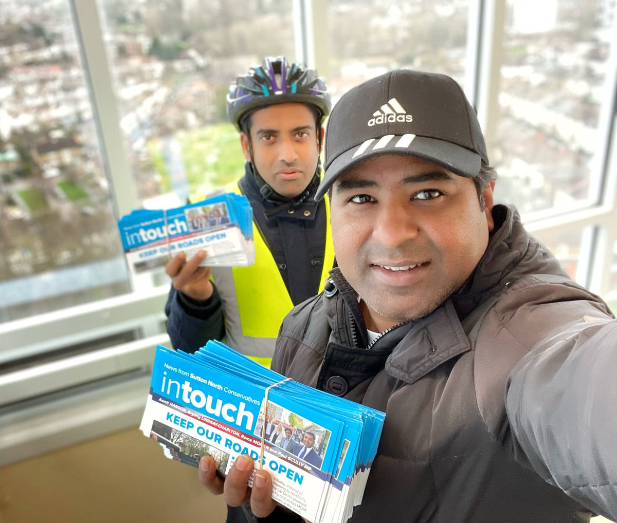 iamaamirharoon's tweet photo. After an amazing Christmas break 🎄back to the campaign trail today with my fellow @Conservatives candidate in Sutton North Ward.
#Sutton #SuttonNorth #CouncilElection2022 #Conservatives https://t.co/idZaDXE18U