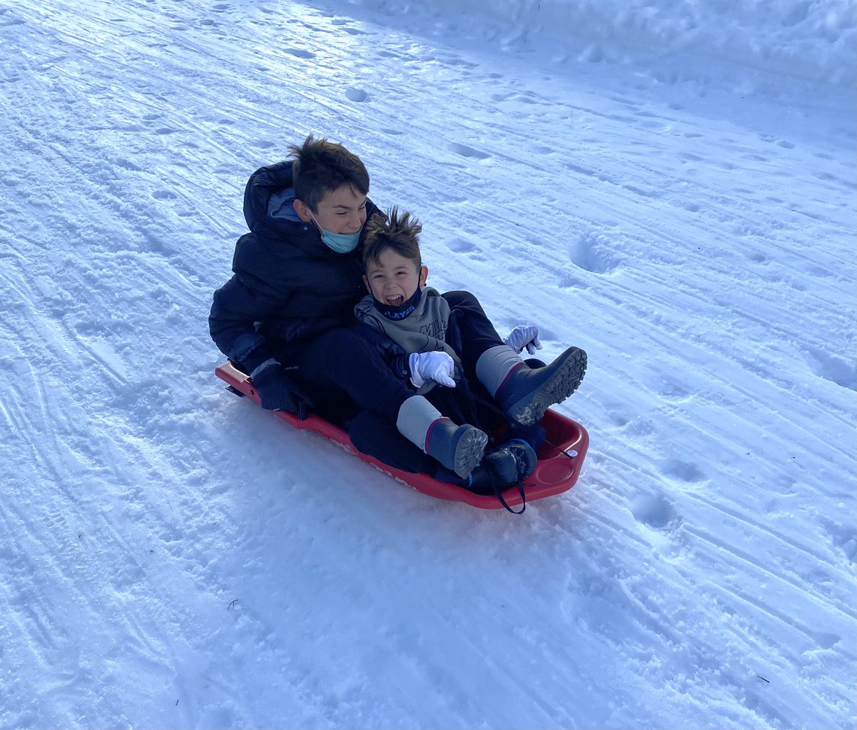 Family day, #snow day!!! 🏔⛄️🛷❄️