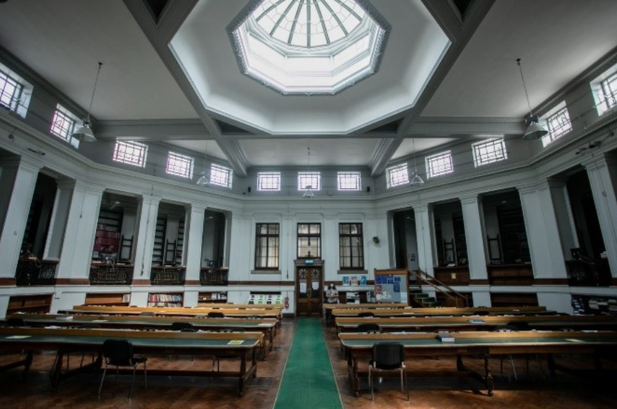 tcddublin's tweet photo. A reminder that Kinsella Hall Library (First Floor) and the 1937 Reading Room are open today and on the 2nd and 3rd January 2022 from 10am-6pm. #TCDStudentSupports #TCDExams https://t.co/iFLzFpJhN1