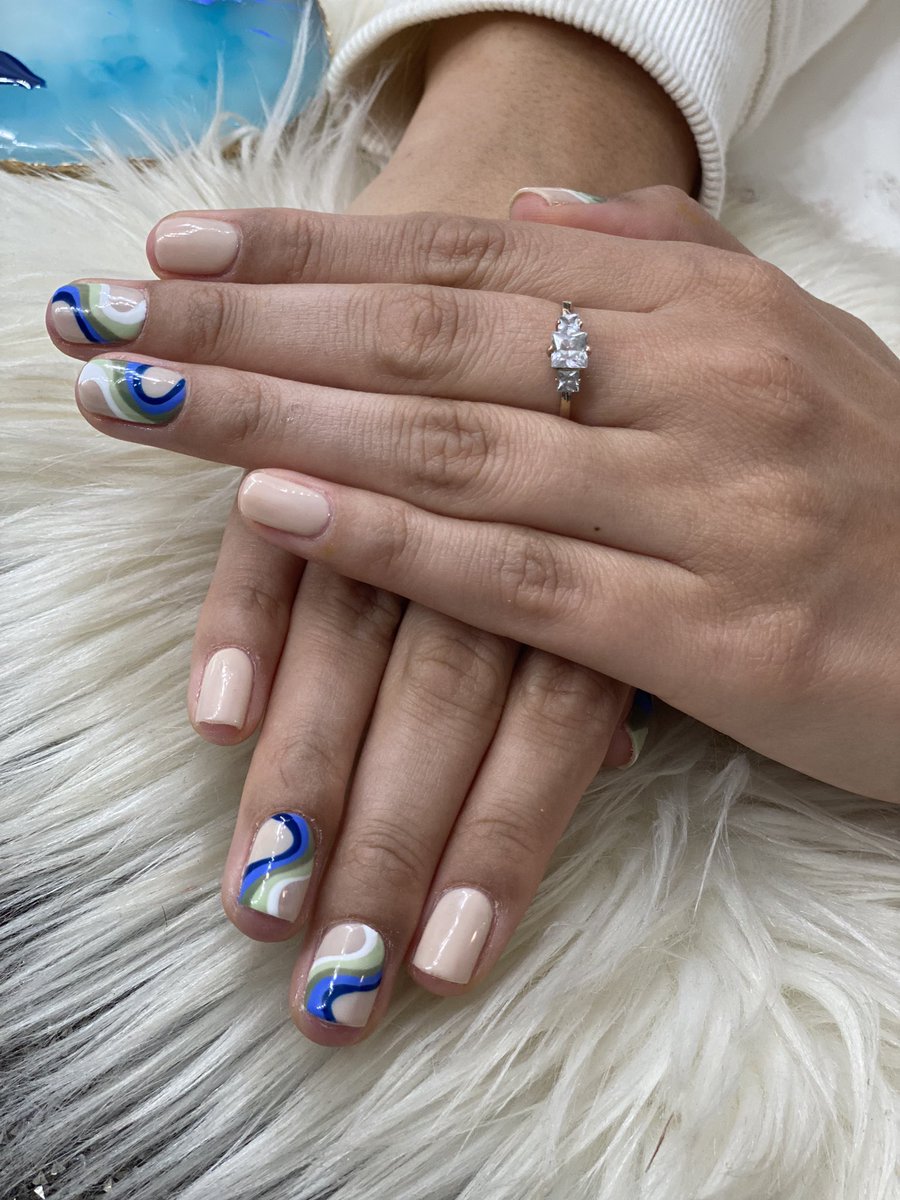 _nailsbychar_'s tweet photo. Hey babes follow my Instagram nail page book your next set💅🏻#RetweeetPlease #folloback #nailedit #RETWEEETME #nails #NewYear2022 https://t.co/r73X7qpIWk