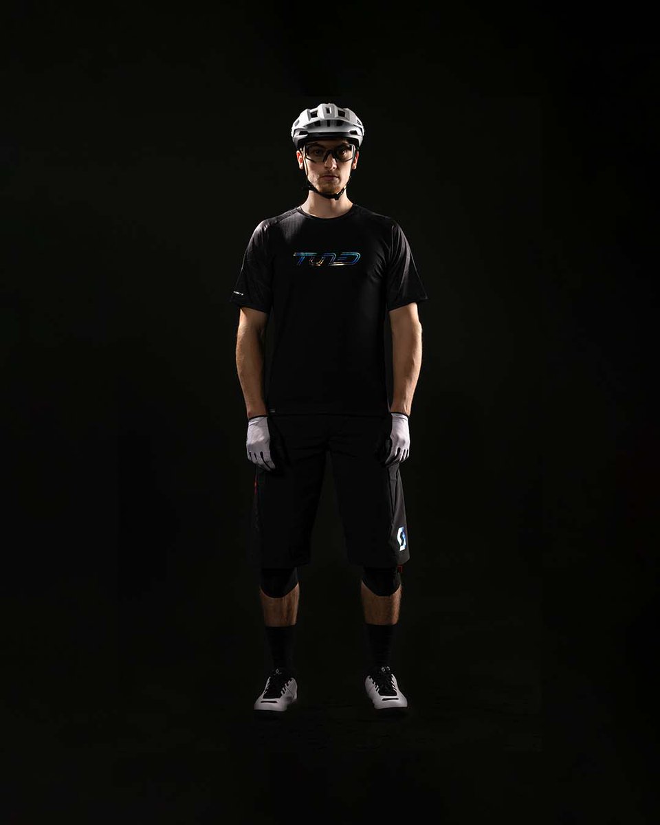 ScottSportsFR's tweet photo. Découvrez la nouvelle collection TUNED !
Conçue pour vous permettre de monter sur le podium avec style.
Découvrez la gamme complète ici : https://t.co/l3AjMzYsop
#NOSHORTCUTS #SCOTTbike #SCOTTtuned https://t.co/MmNXX8I5pu