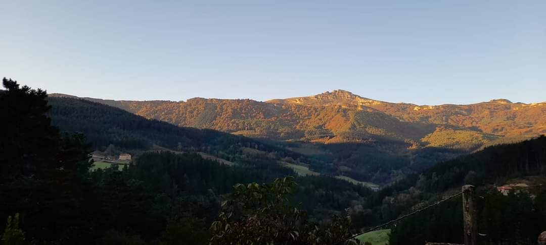 URRIA 🌄⛰
📍Goiz gorri...
📍Aldamin Zeanuritik