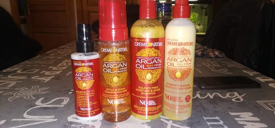 stephy0218's tweet photo. Très bon produits pour les cheveux que j ai eu la chance de testez pour avoir des cheveux sublimes pour une hydratation parfaite et un doin en profondeur #cremeofnature #shampoiing  #mousse #styleandshine  #shinedifferent  ❤️😁💕 https://t.co/ZuYPre06UW