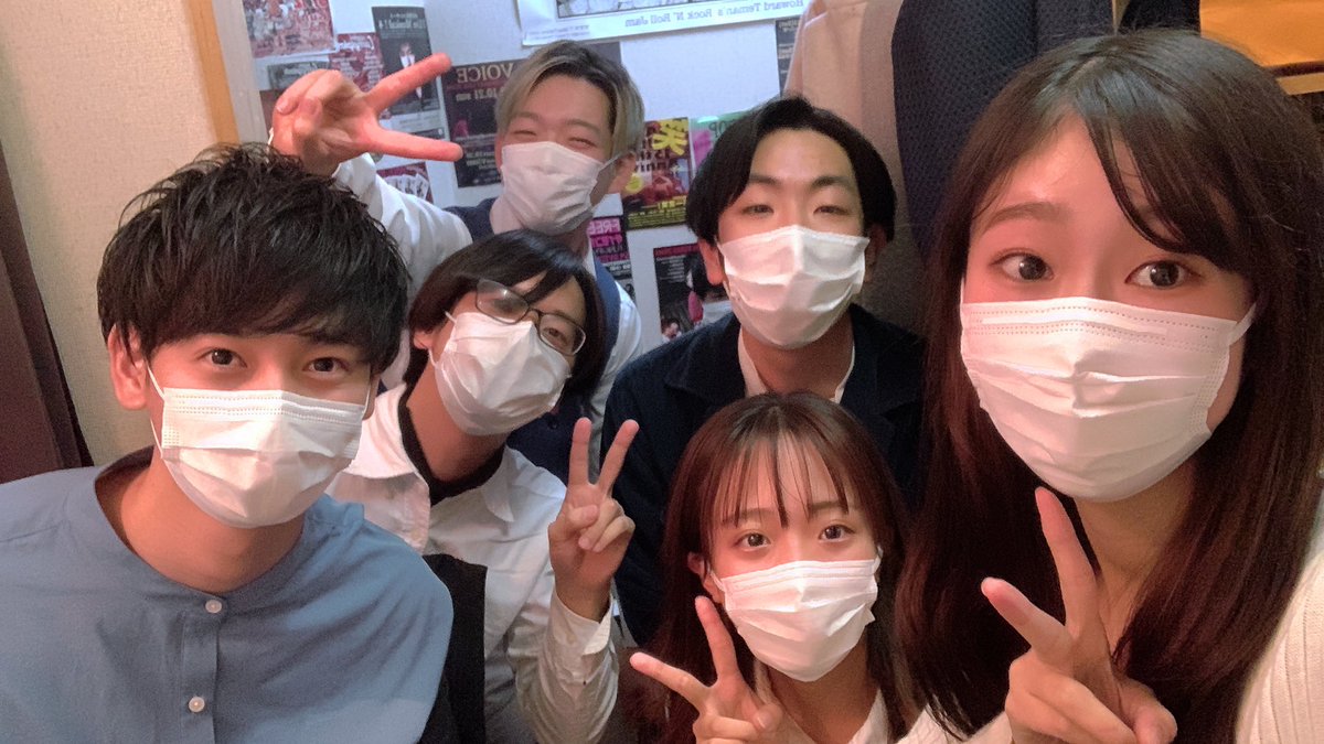akeyoru6's tweet photo. 12/30おとのわ、こえのわさん主催ライブの1部に「明けない夜はない」出演させていただきました🙇‍♀️
反省点ばかり！！今回みんな本当に悔しい思いをしました😫😫
ですが年内最後に素晴らしいバンドさんと対バンさせていただき、良い刺激を受けました😳
もっともっと頑張ります💪💪
#おとのわこえのわ https://t.co/9BcRjDBzAM