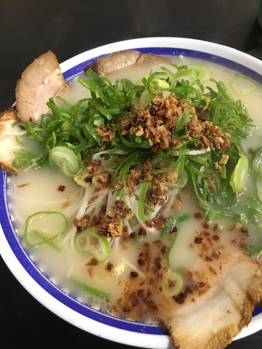 kagonman's tweet photo. 2021年の麺納めは、くろいわラーメンのチャーシュー麺でした
今年一年ツイートにお付き合いありがとうございました
また来年も是非 https://t.co/kD4d7wKI1T