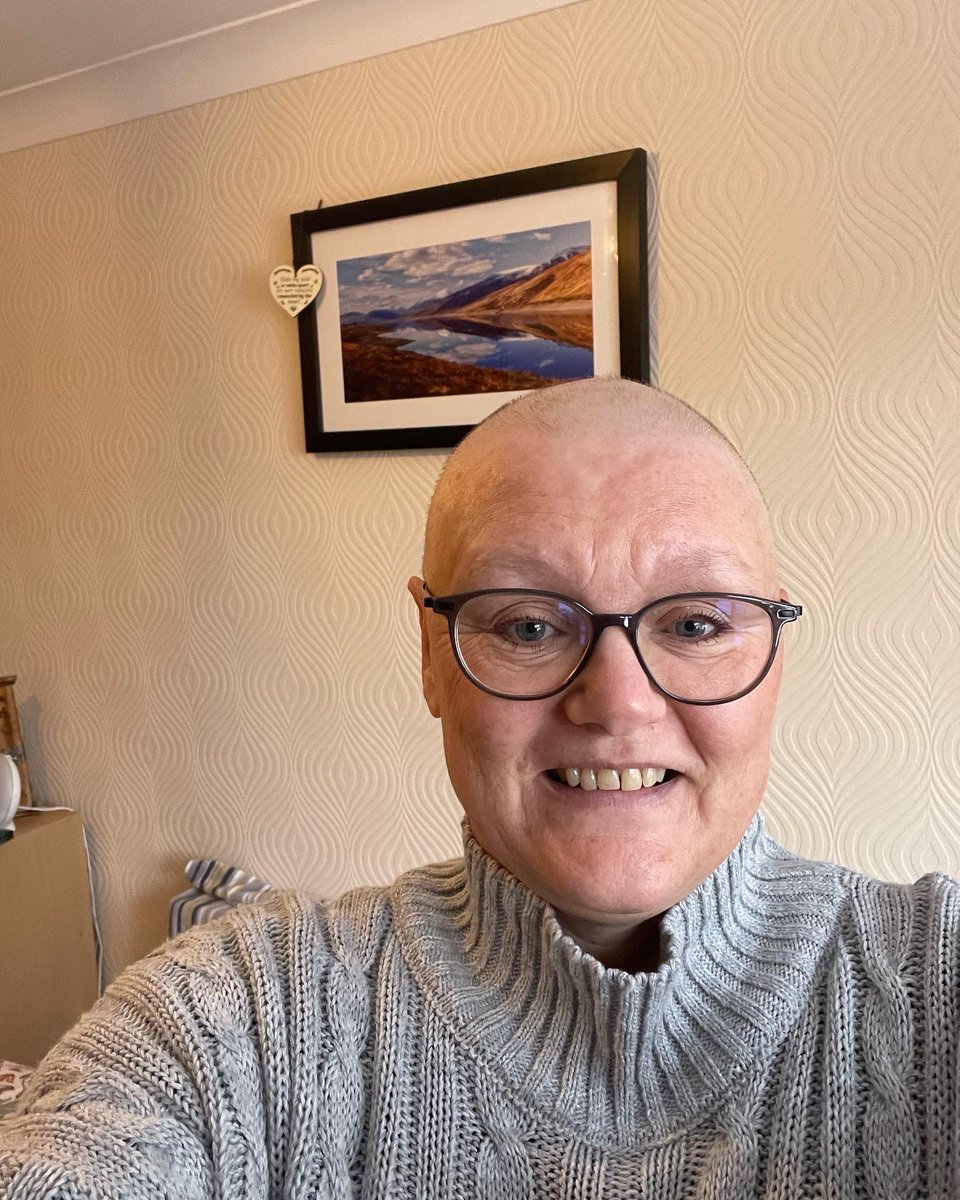 CatherineYaffe's tweet photo. Look 👀 This has made my day - I'm finally fashionable 😀
#Shavedhead #Chemo #Fashionable #Bald #Fcukucancer 

https://t.co/zZ3IAGSFAr https://t.co/ffGVnX0z43