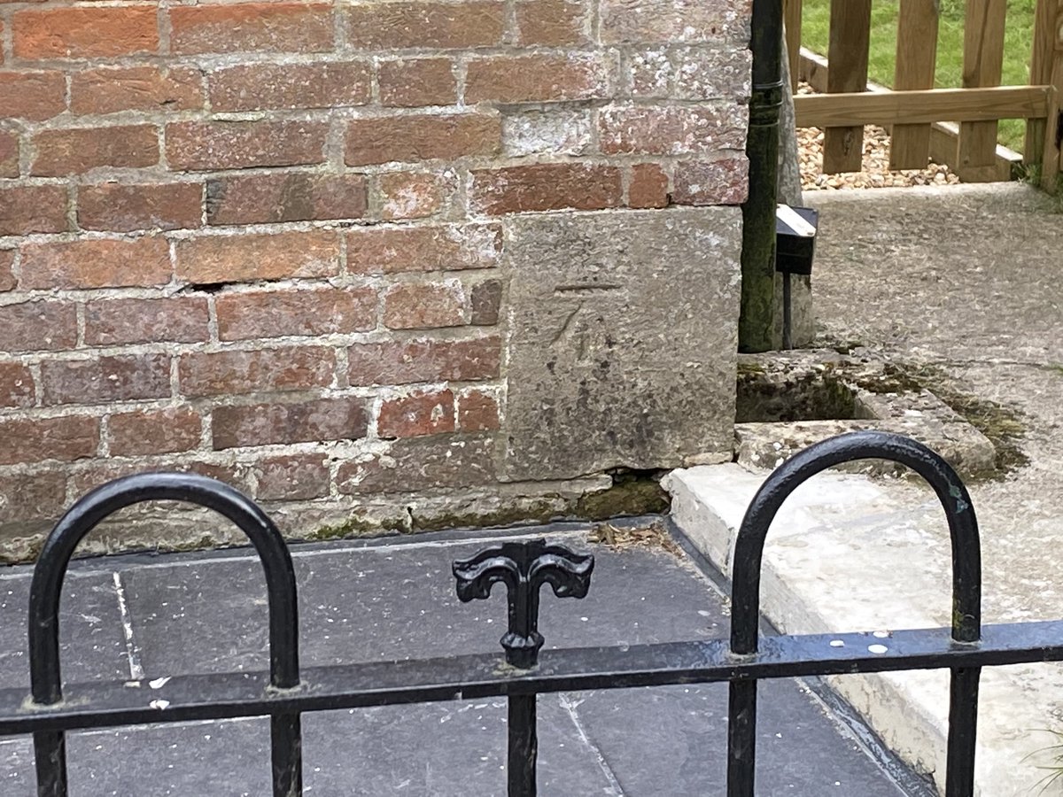 moonraker_the's tweet image. 430th @OrdnanceSurvey #OSBenchmark a cut benchmark on the Old Chapel, Wootton Rivers (Grid Ref: SU19706340) #WiltshireWalks @BBenchmarks @BenchmarkBaggi1