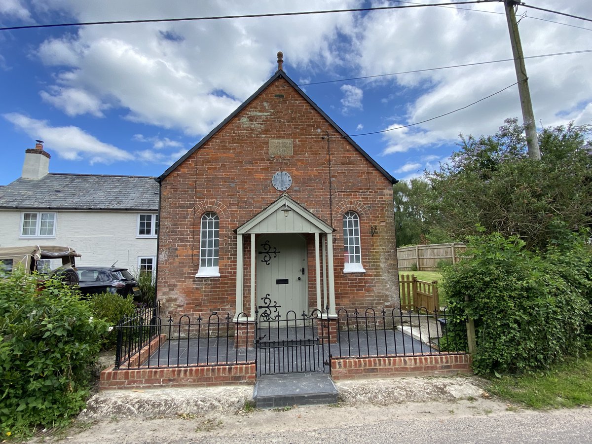 moonraker_the's tweet image. 430th @OrdnanceSurvey #OSBenchmark a cut benchmark on the Old Chapel, Wootton Rivers (Grid Ref: SU19706340) #WiltshireWalks @BBenchmarks @BenchmarkBaggi1