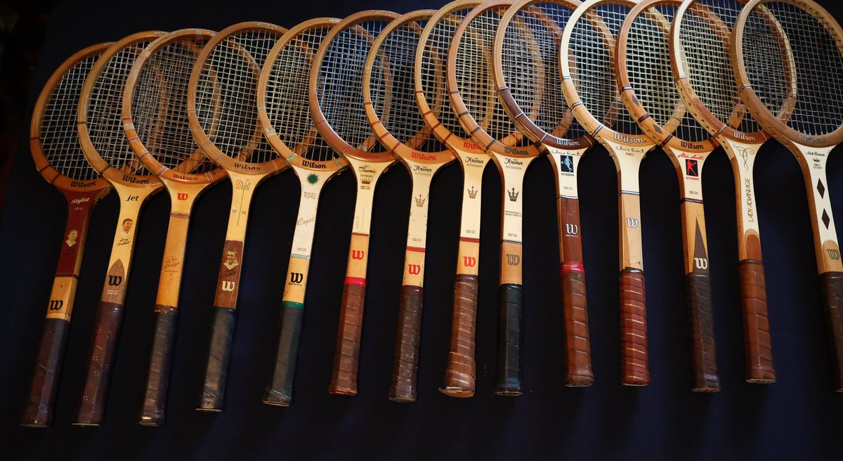igordelbusto's tweet photo. Estas son unas cuantas raquetas de madera Wilson de mi colección. (Las fotos las hace mi hijo Martín). @WilsonTennis @WilsonTenisEsp https://t.co/sc32joCgx3