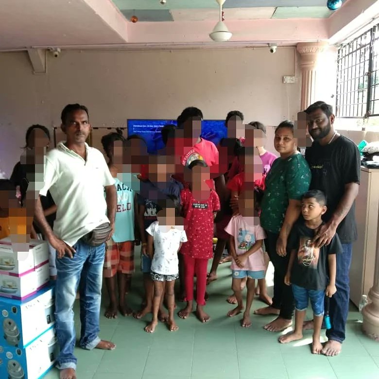 SRMFC_Official's tweet photo. SERVE THE COMMUNITY!!

SRMFC - Superstar Rajinikanth Malaysia Fan Club take a part to serve Pertubuhan kebajikan kanak-kanak Selangor on their daily needs.

#SRMFC 
#banjirselangor2021 
#kitajagakita https://t.co/O7tAM0EDAc
